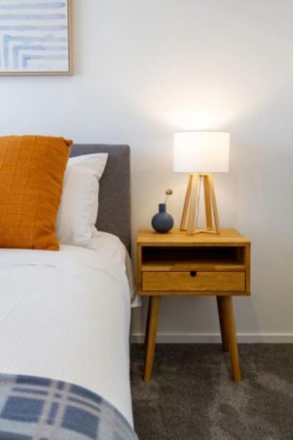 Serenity In The Centre: 2 Bed 2 Bath Christchurch Exterior photo