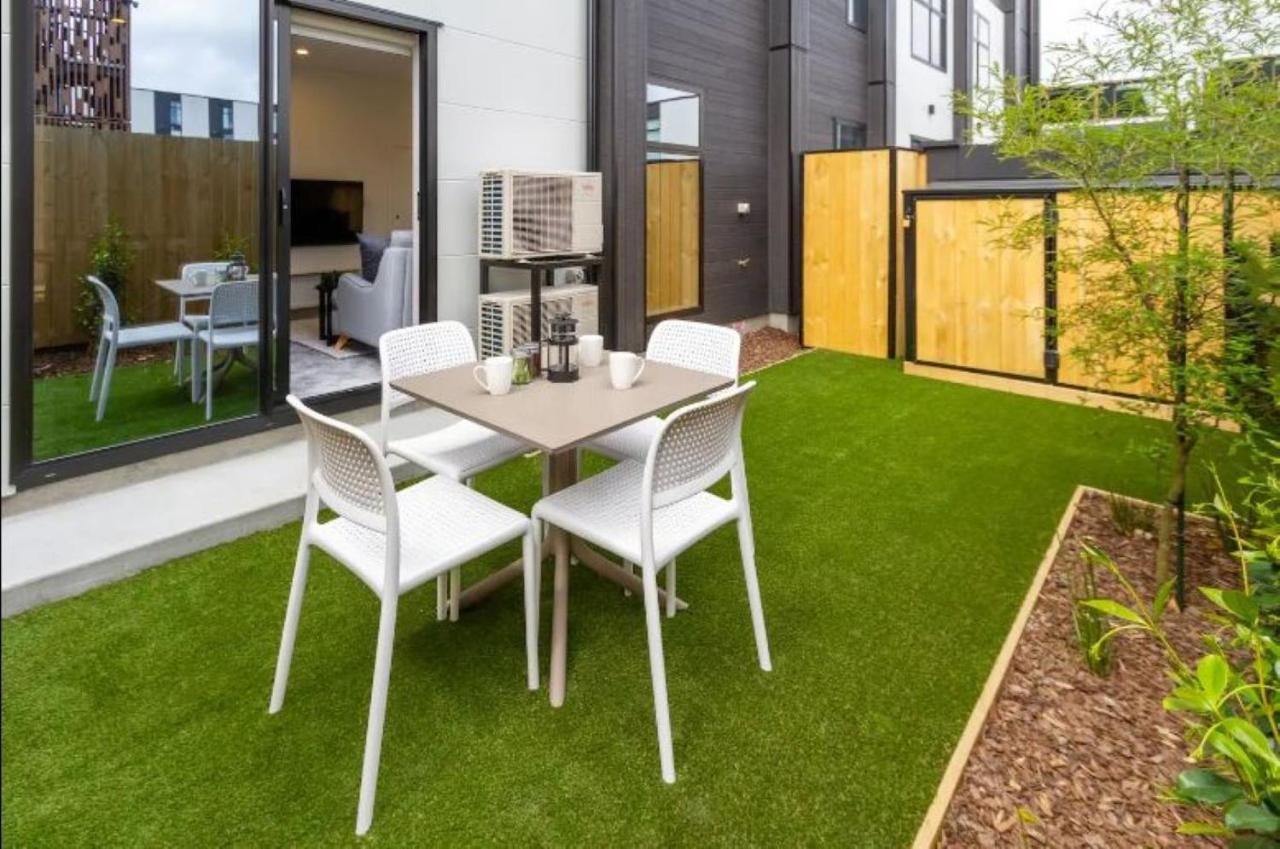 Serenity In The Centre: 2 Bed 2 Bath Christchurch Exterior photo