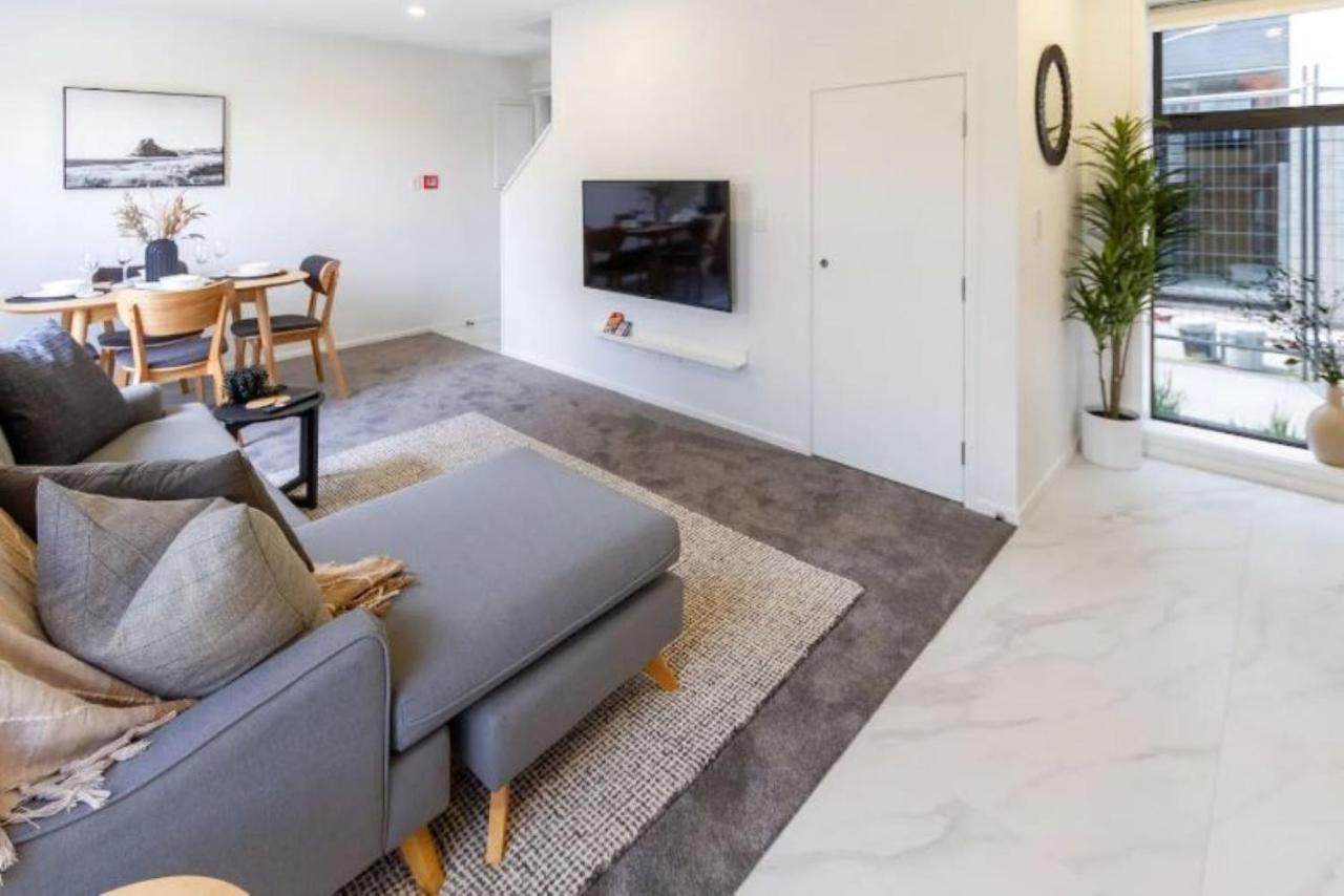 Serenity In The Centre: 2 Bed 2 Bath Christchurch Exterior photo